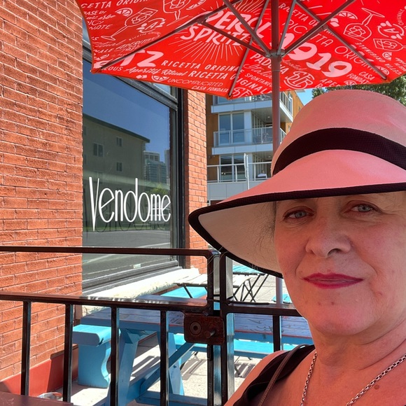 Meet your Posher, Karen - Picture 3 of 5